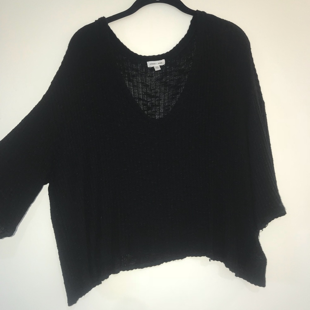 Black slouchy v neck.